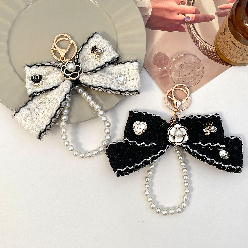 Vintage Fashion Ornaments - Porte-clés en tissu avec nœud papillon