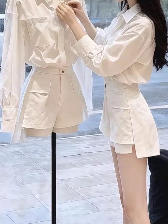 Vintage Victorian Fashion - Ensemble chemise blanche élégante et jupe