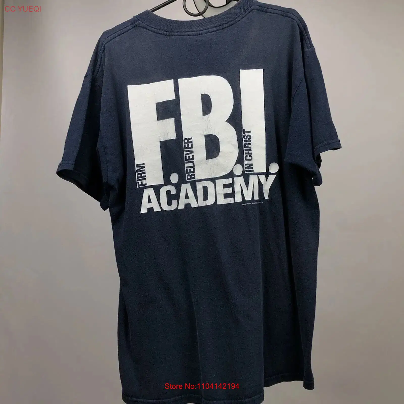 Vintage Fashion Archive - T-shirt bleu vintage années 80 FBI
