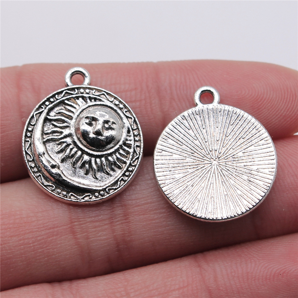 Vintage Fashion Words - 4 pendentifs disques soleil et lune