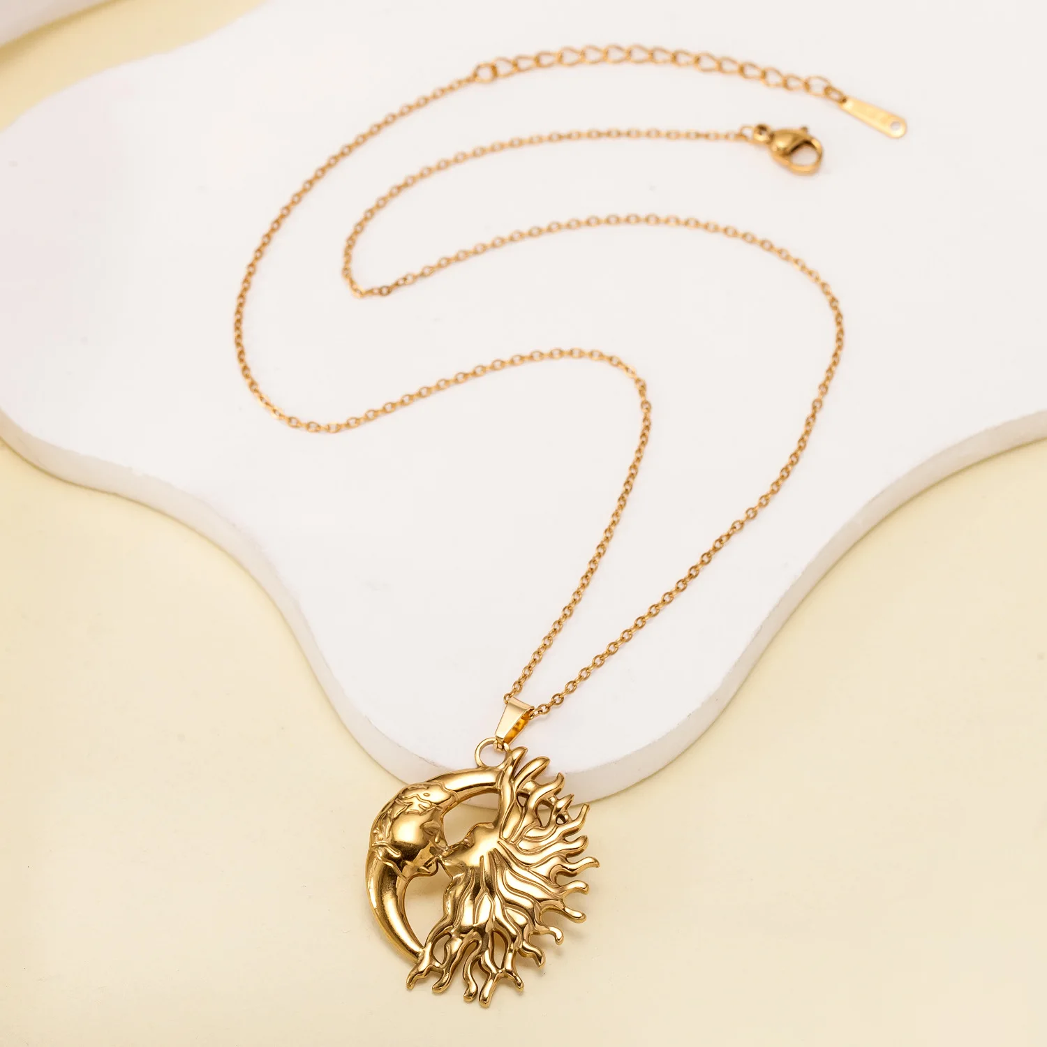 Collier Soleil et Lune pour co - Vintage Fashion Look avis et prix
